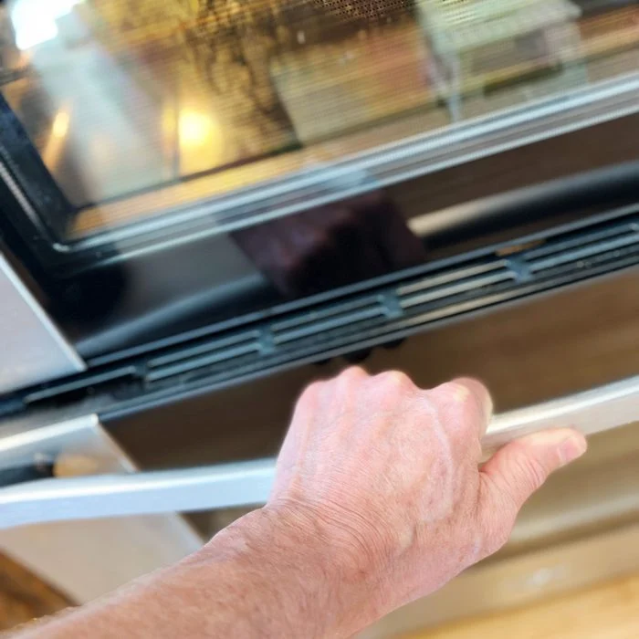 When Your Oven Door Won’t Close Properly